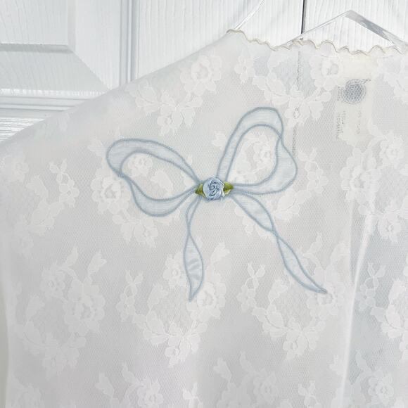 Eyeful by the Flaums Vintage White Peignoir Sheer Robe with Bow Detail - Picture 8 of 8